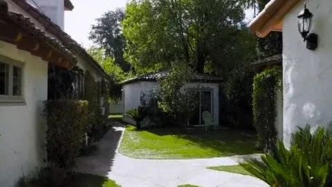 Khloe Kay And Ella Hollywood In dirty 3some