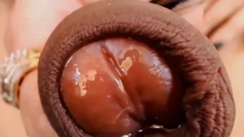 Succulent sheboy Stimulates Herself With vibrator