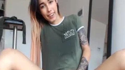 lady-man Bonnie likes Peeing In Her Show