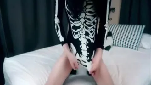 Goth legal age teenager ladyboy Jerk Herself Off In Her Face