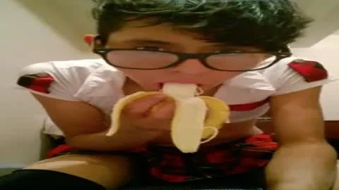 wild twink Eat A Banana