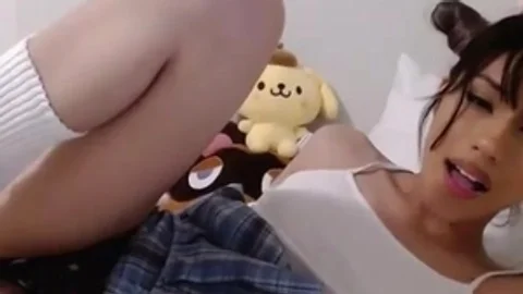 Petite Mexican Mami With small 10-Pounder Camshows Solo