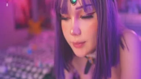 Cosplay lady-twink Princess Toying Her wazoo And sucking enormous Didlo