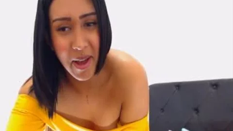 ladyman In Yellow Wants To Give u A Lap Dance