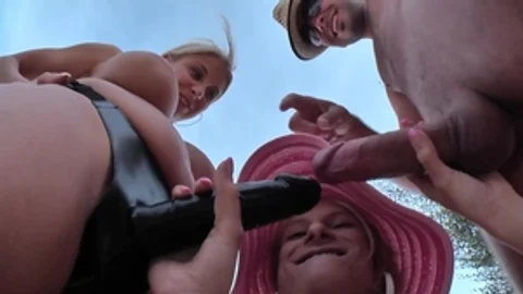 Conheci Duas Mulheres Casadas Na Praia E Levei Para Casa E Fodi Na Piscina movie scenes Amador