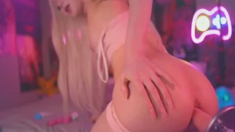 Blondelashes19 10OCT20 fake penis Machine