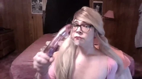 Sissy Daphne Fisting And Facefucking dildos