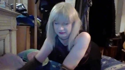 good Transvestite On Pause