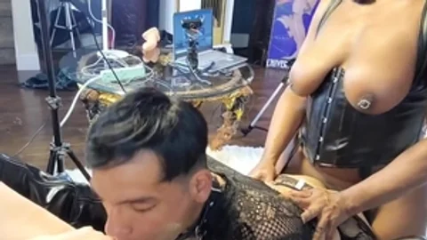 sleazy Sissy three-some