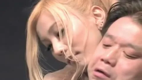 skinny Blondine bonks A man Picked-up At Bar