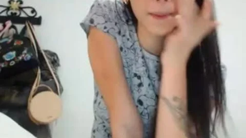 18 Yo slutty Traps Want dick